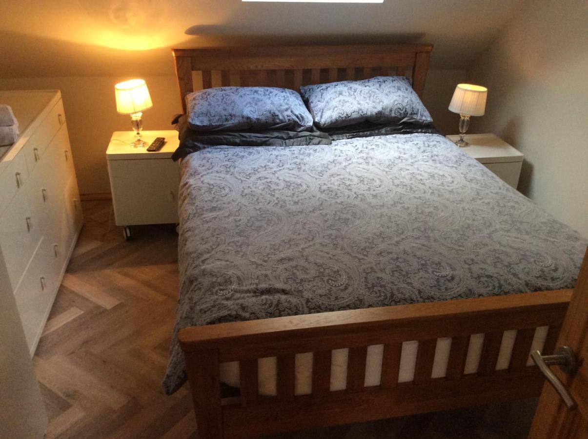2 Bedroom Furnished Apartment In A Rural Position Stone  Exteriér fotografie