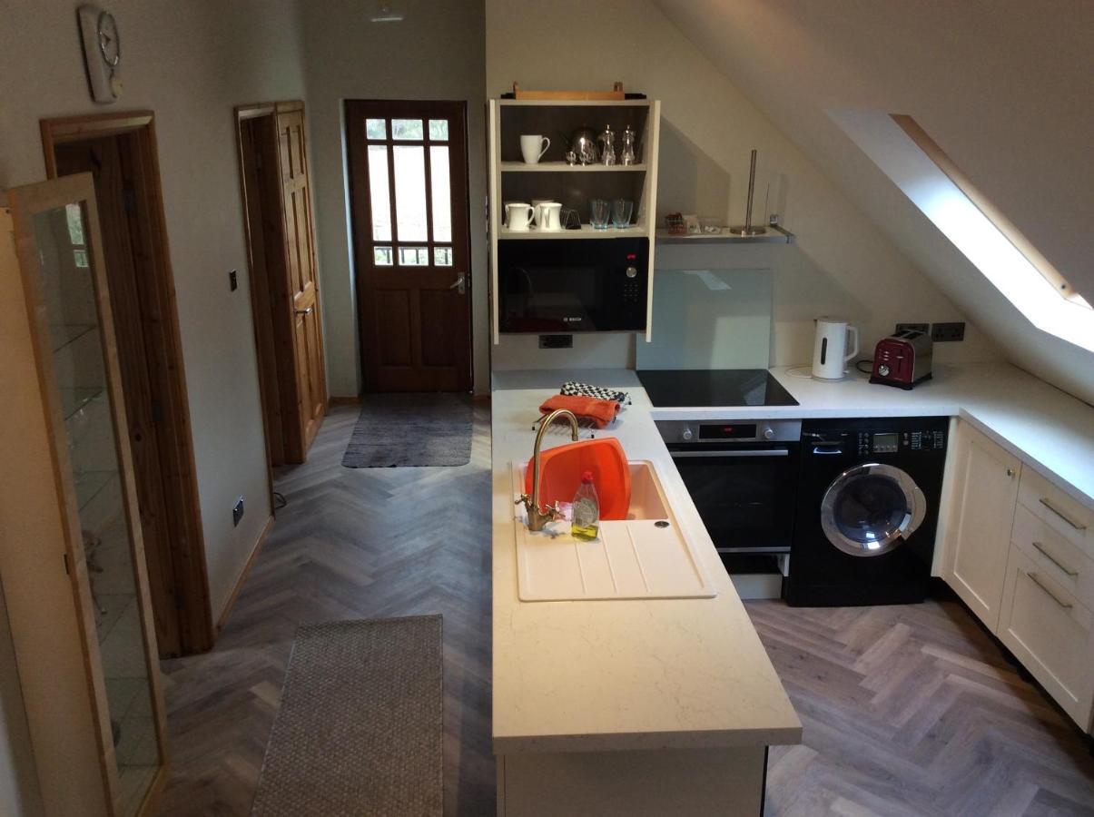 2 Bedroom Furnished Apartment In A Rural Position Stone  Exteriér fotografie