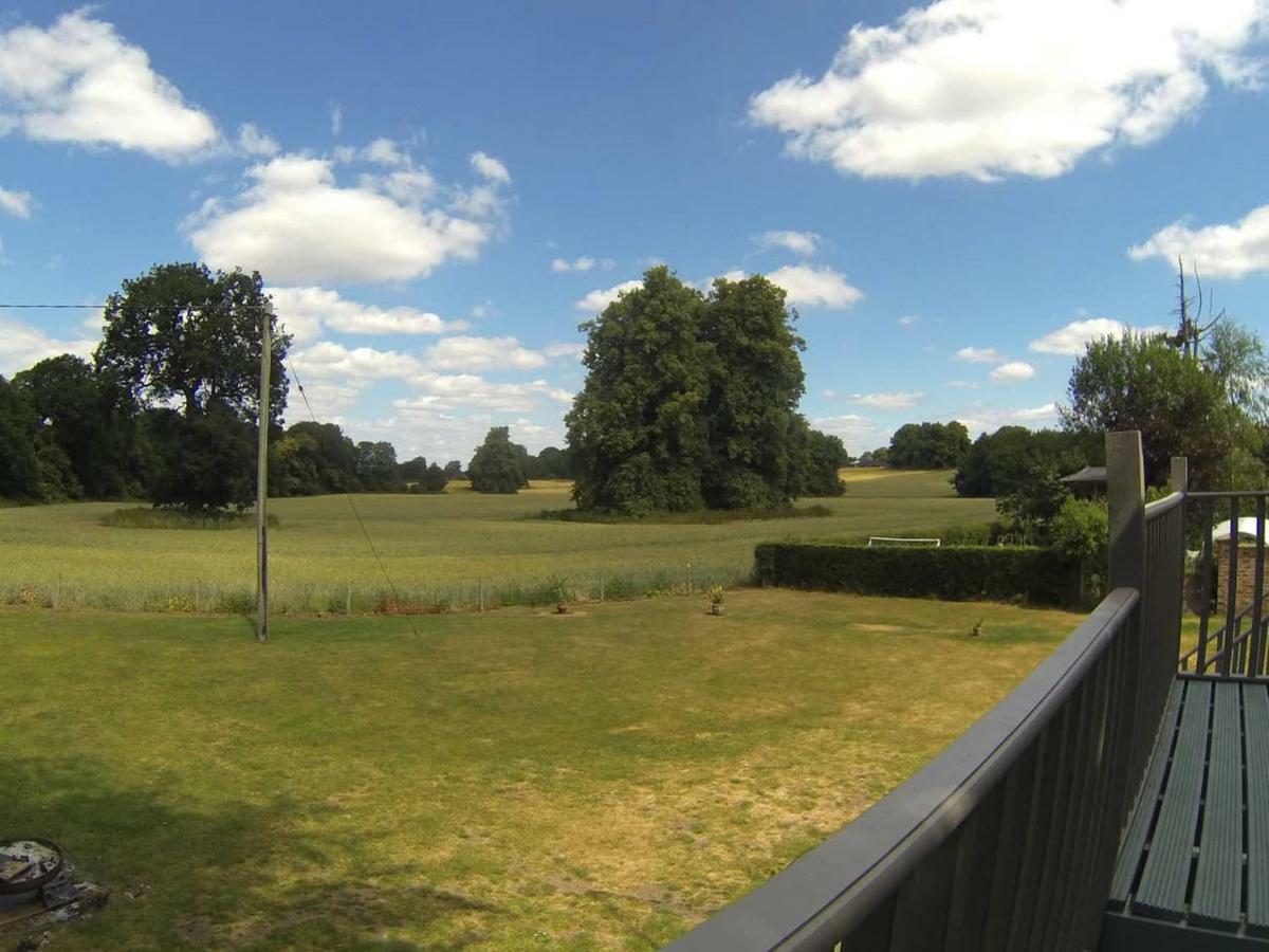 2 Bedroom Furnished Apartment In A Rural Position Stone  Exteriér fotografie